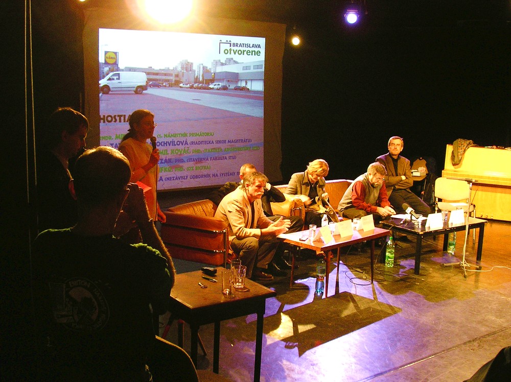 2007-12-A4-BAO-DopravaVBratislave-01.jpg